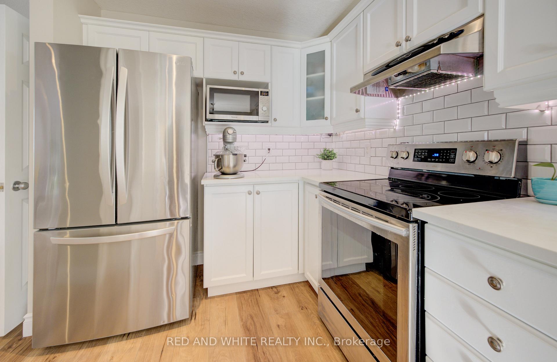 Photo 17 of 353 Sauve Crescent, Waterloo, Clair Hills — HOMEH