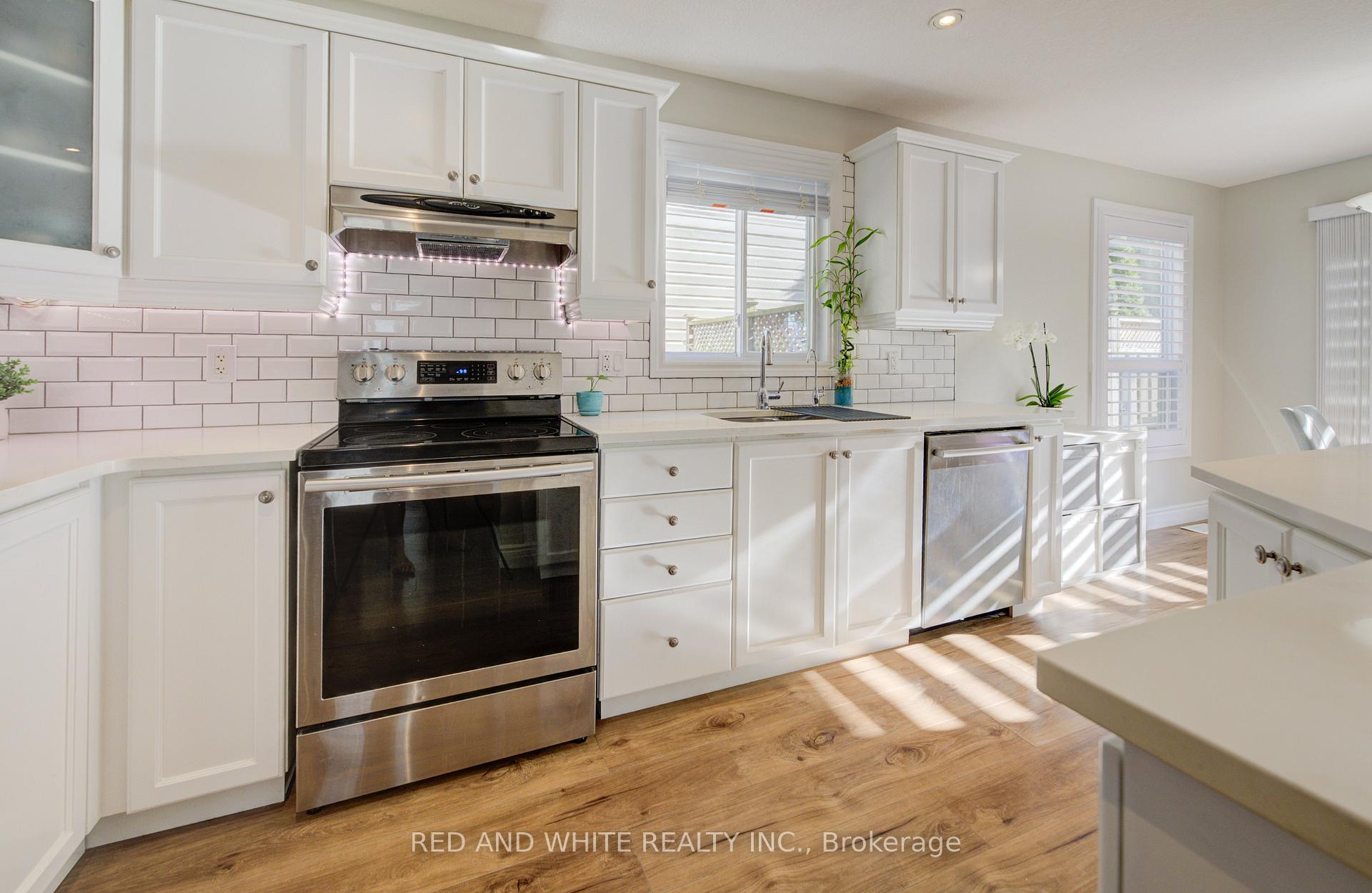 Photo 19 of 353 Sauve Crescent, Waterloo, Clair Hills — HOMEH