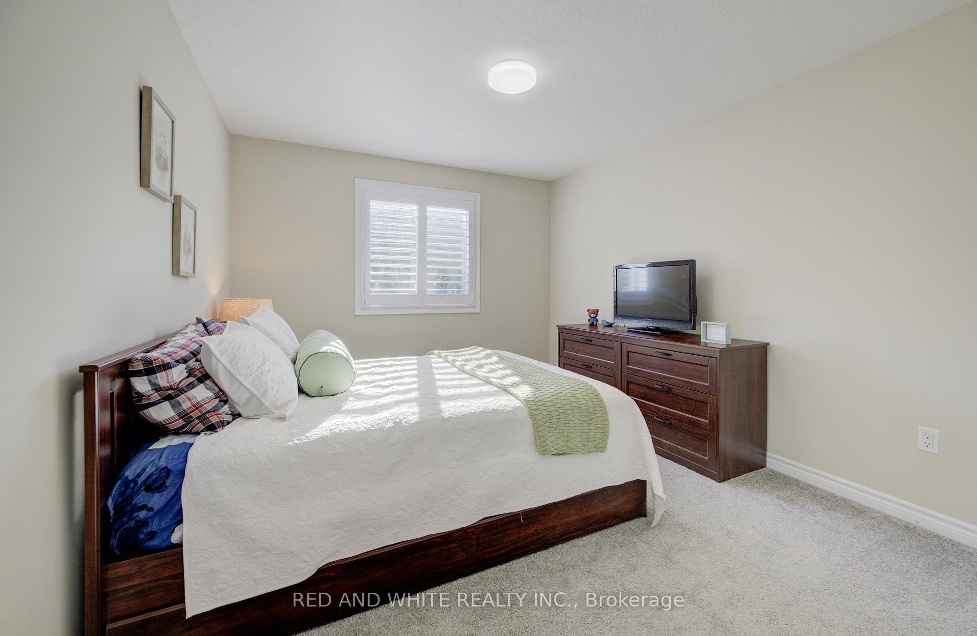 Photo 31 of 353 Sauve Crescent, Waterloo, Clair Hills — HOMEH