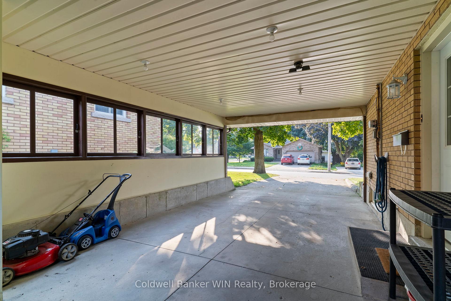 Photo 32 of 289 Birmingham Street E, Wellington North, Mount Forest — HOMEH