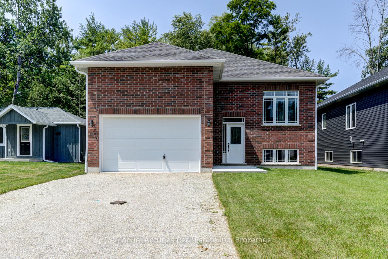 Photo 2 of 14 56th Street S, Wasaga Beach — HOMEH