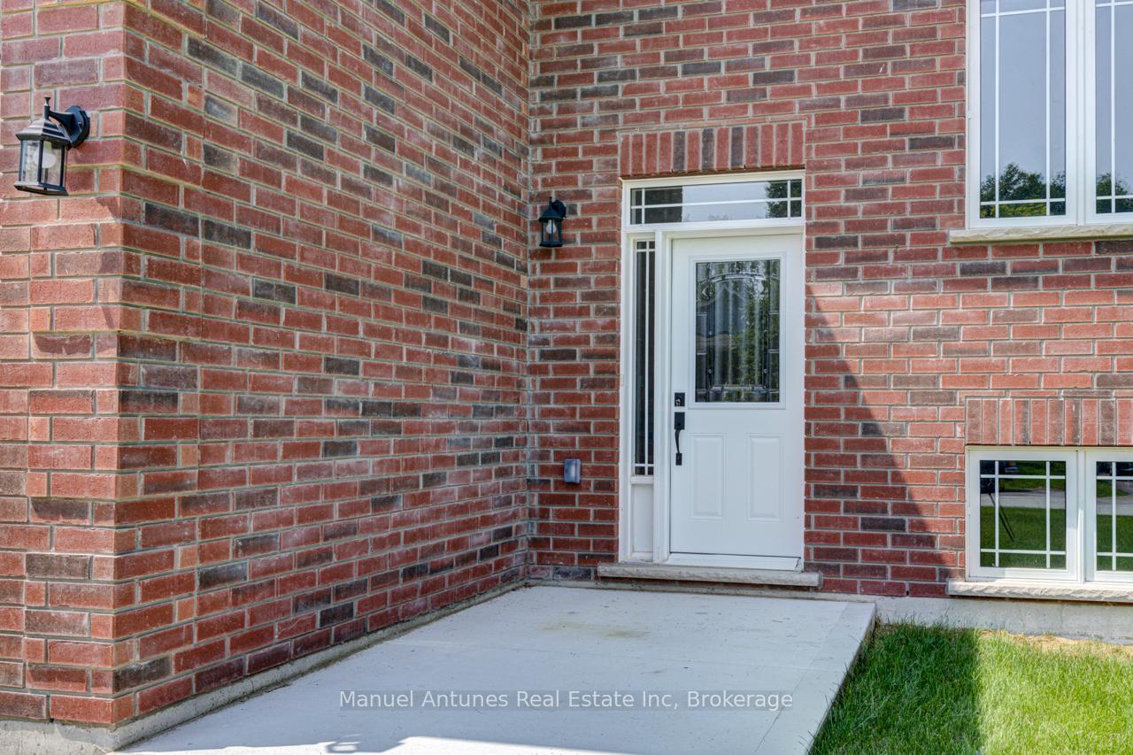 Photo 4 of 14 56th Street S, Wasaga Beach — HOMEH