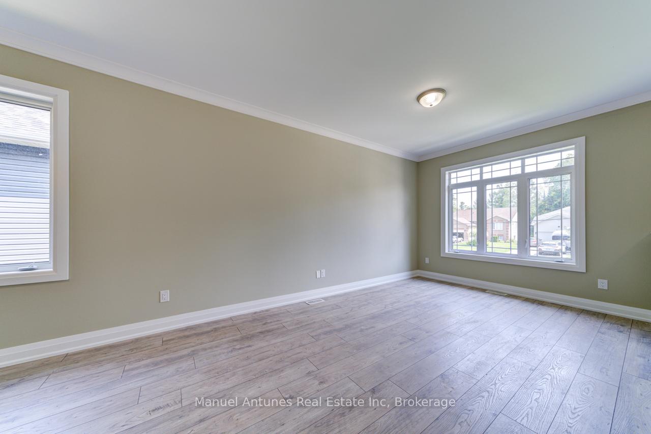 Photo 8 of 14 56th Street S, Wasaga Beach — HOMEH