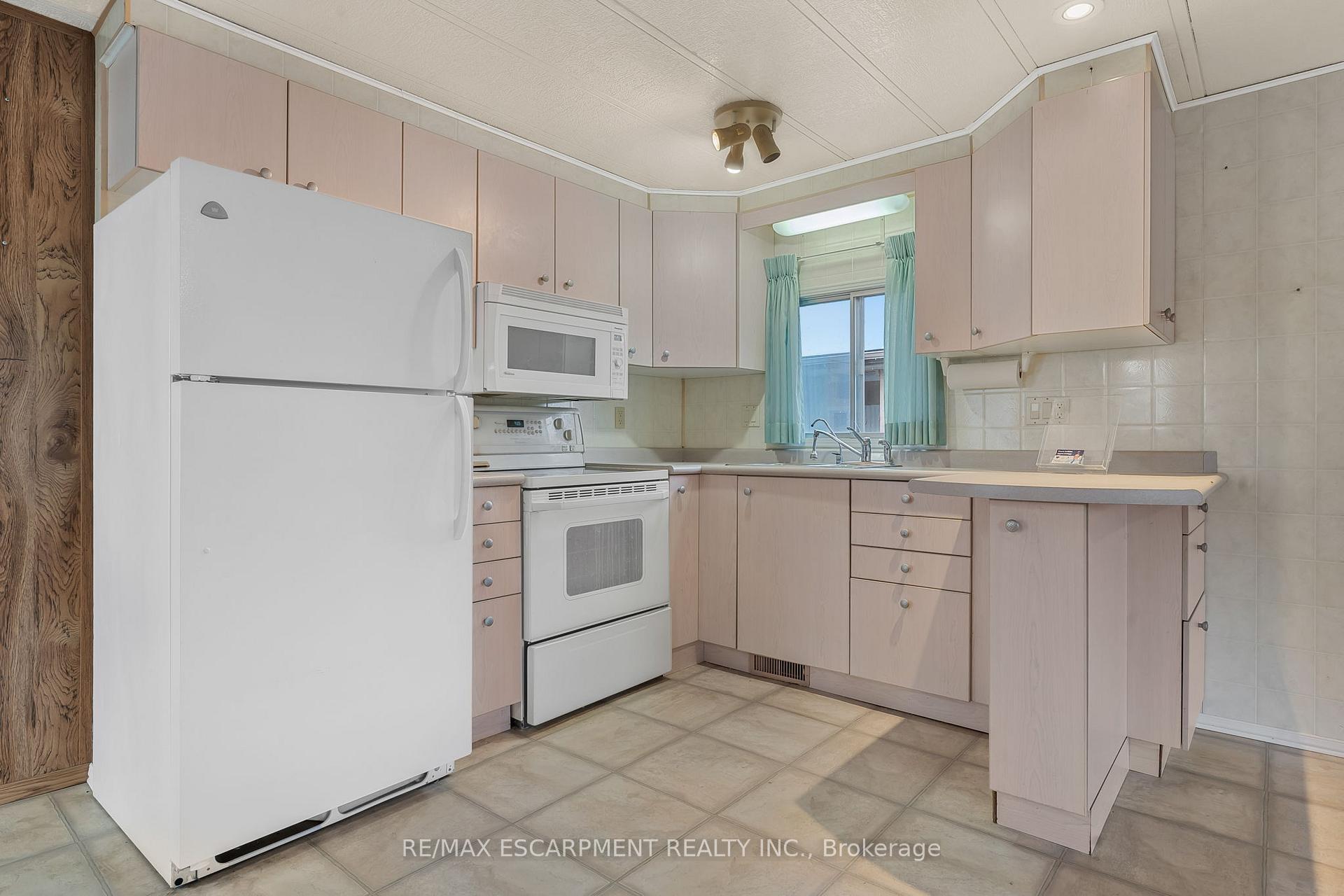 Photo 9 of Unit 32, 43969 Highway 3, Wainfleet, Marshville/Winger — HOMEH