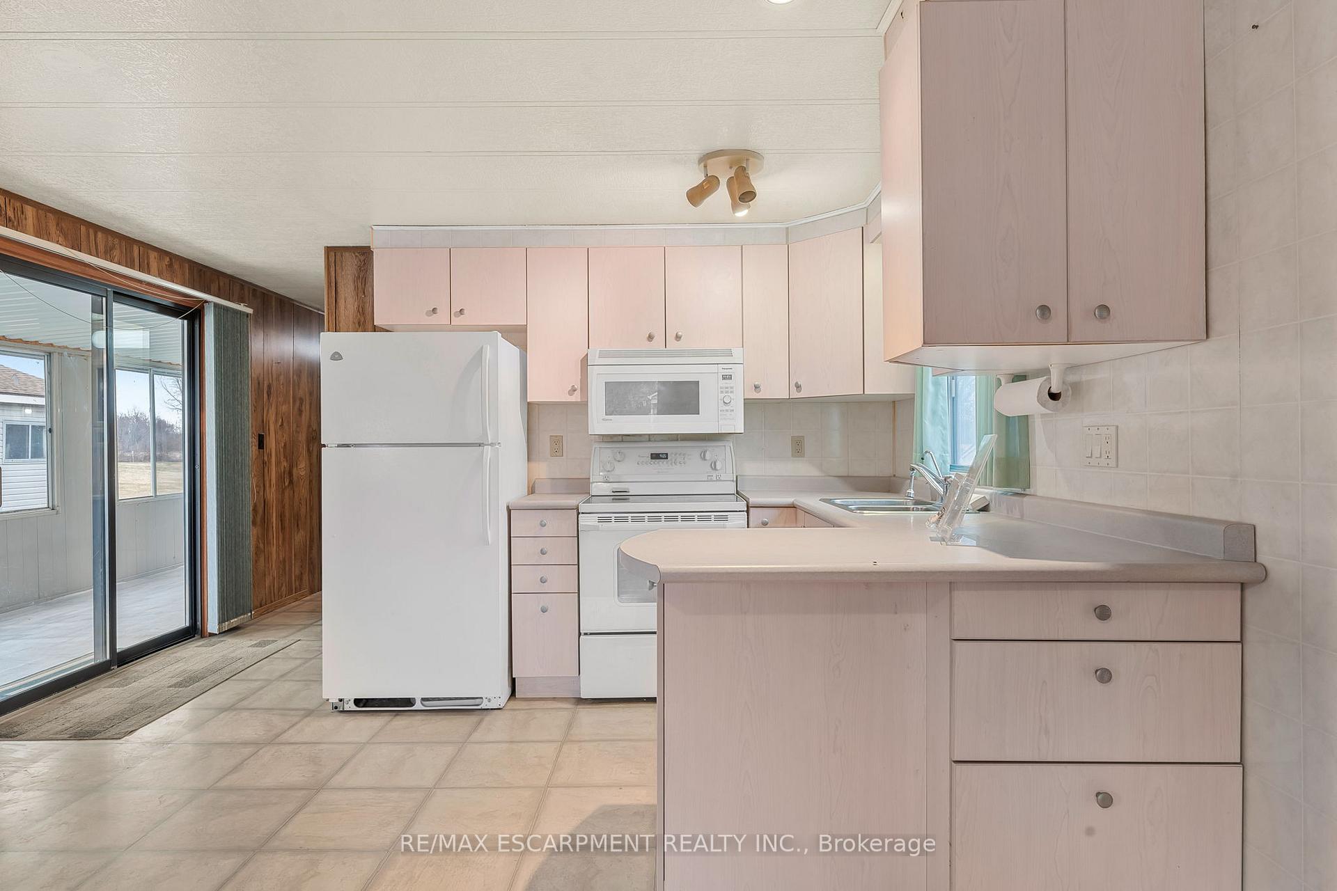 Photo 10 of Unit 32, 43969 Highway 3, Wainfleet, Marshville/Winger — HOMEH