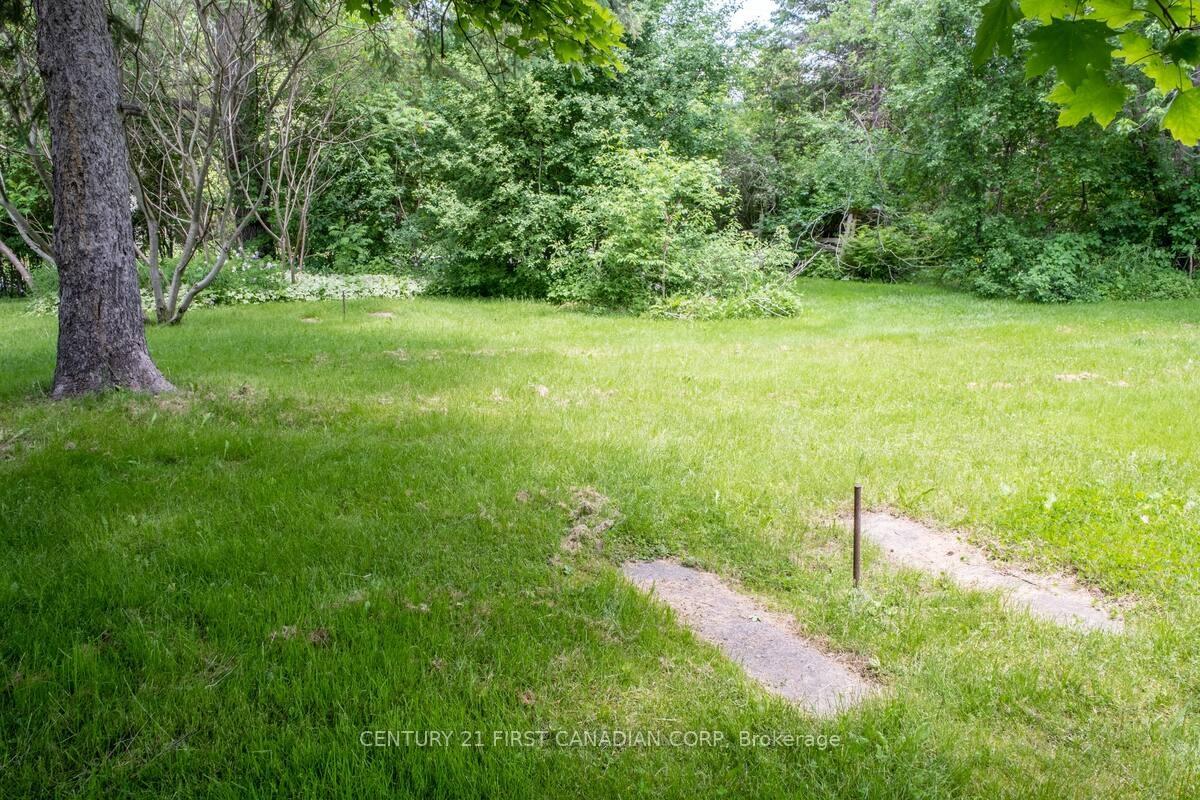 Photo 8 of 705A Conservation Drive N, Waterloo — HOMEH