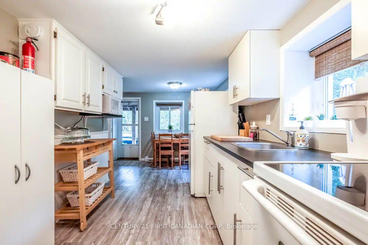 Photo 22 of 705A Conservation Drive N, Waterloo — HOMEH