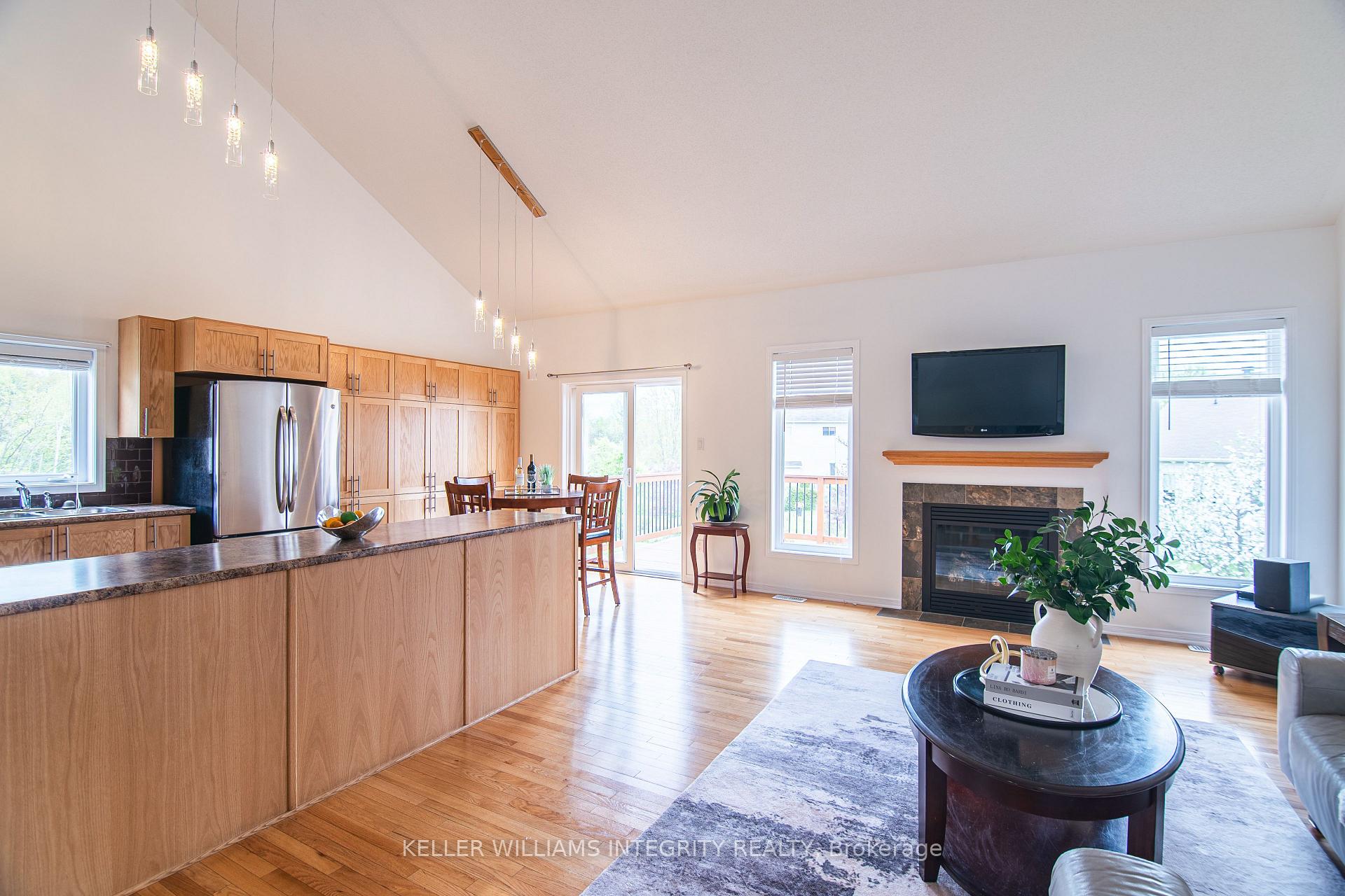 Photo 12 of 21 Edward Vince Evans Court, Arnprior — HOMEH