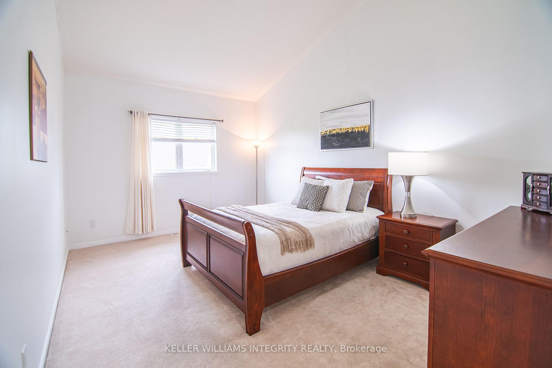 Photo 16 of 21 Edward Vince Evans Court, Arnprior — HOMEH