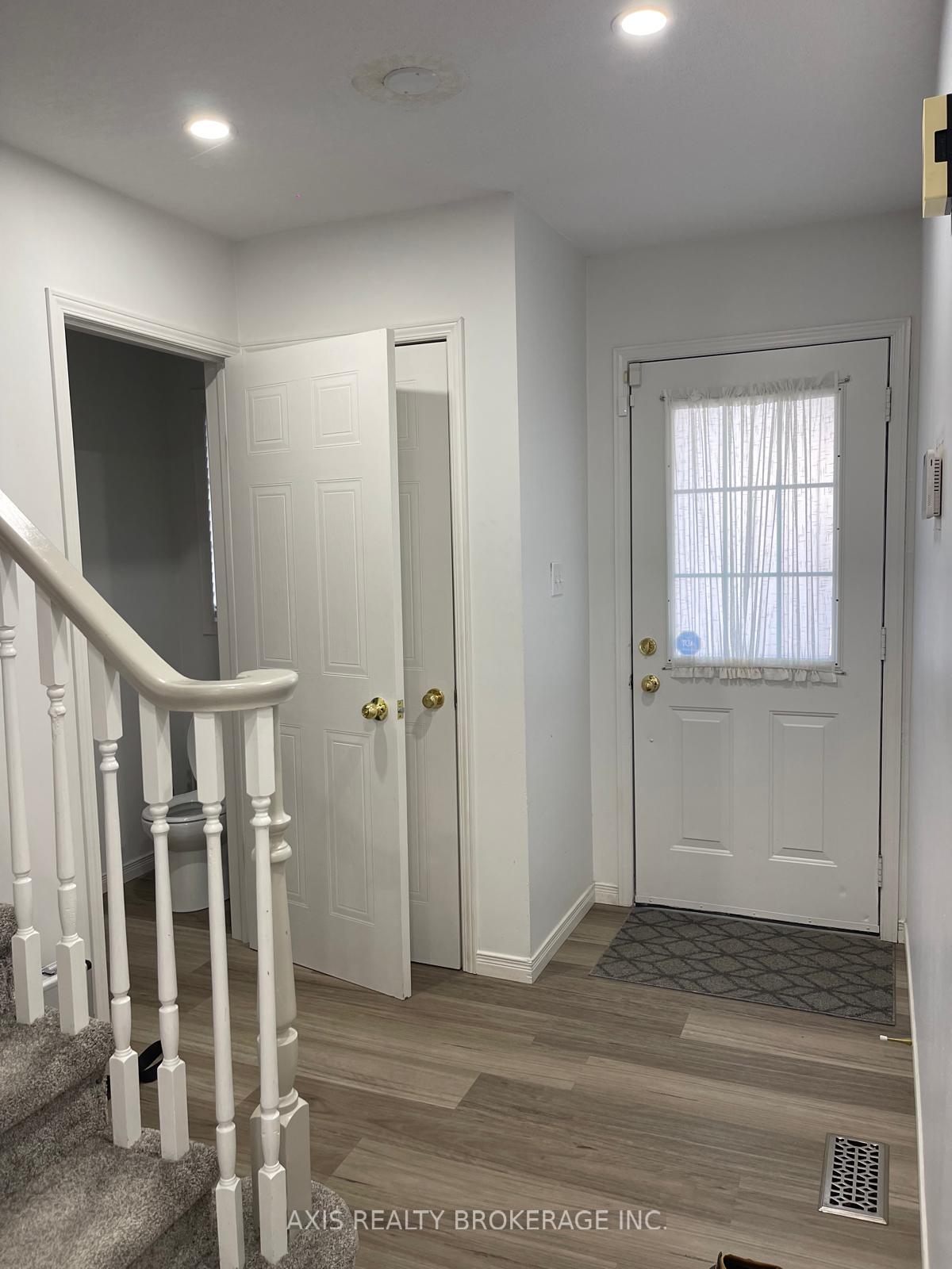 Photo 1 of 449 Laurel Gate Drive, Waterloo, Laurelwood — HOMEH