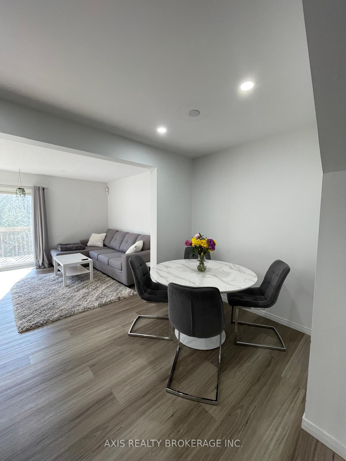 Photo 6 of 449 Laurel Gate Drive, Waterloo, Laurelwood — HOMEH