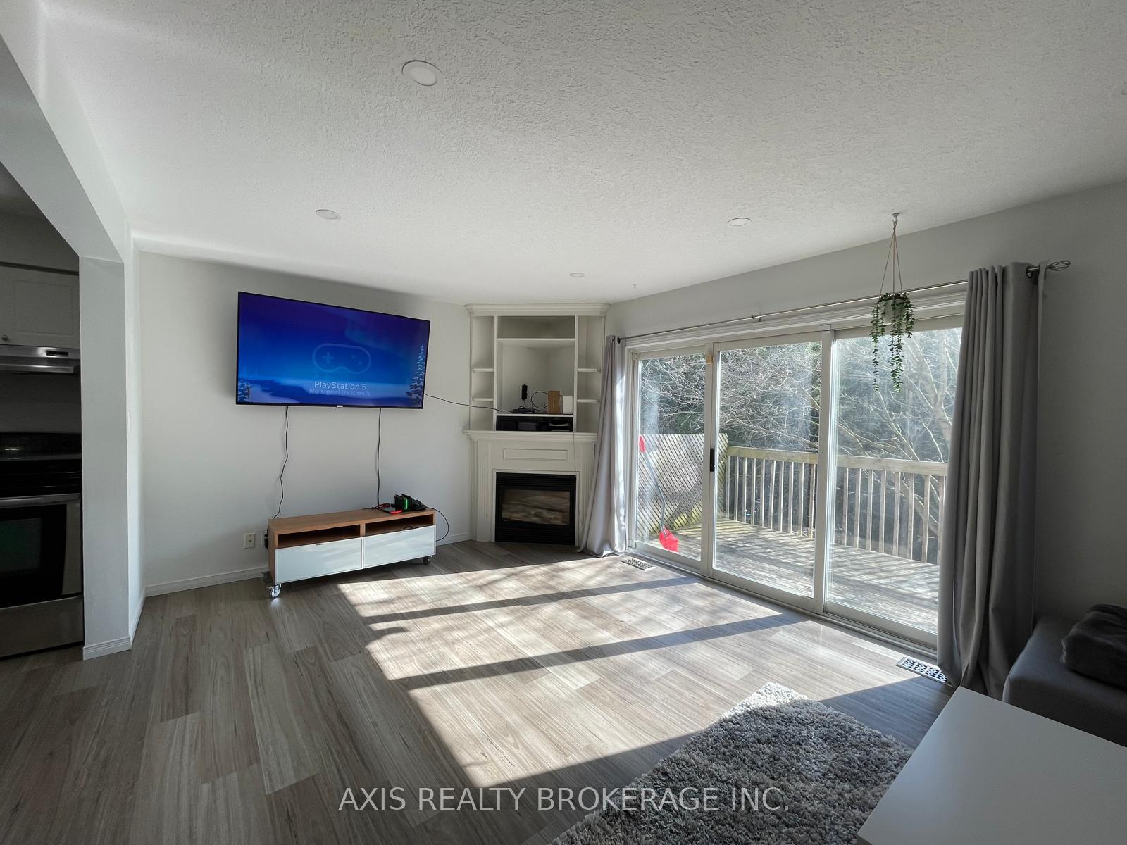 Photo 9 of 449 Laurel Gate Drive, Waterloo, Laurelwood — HOMEH