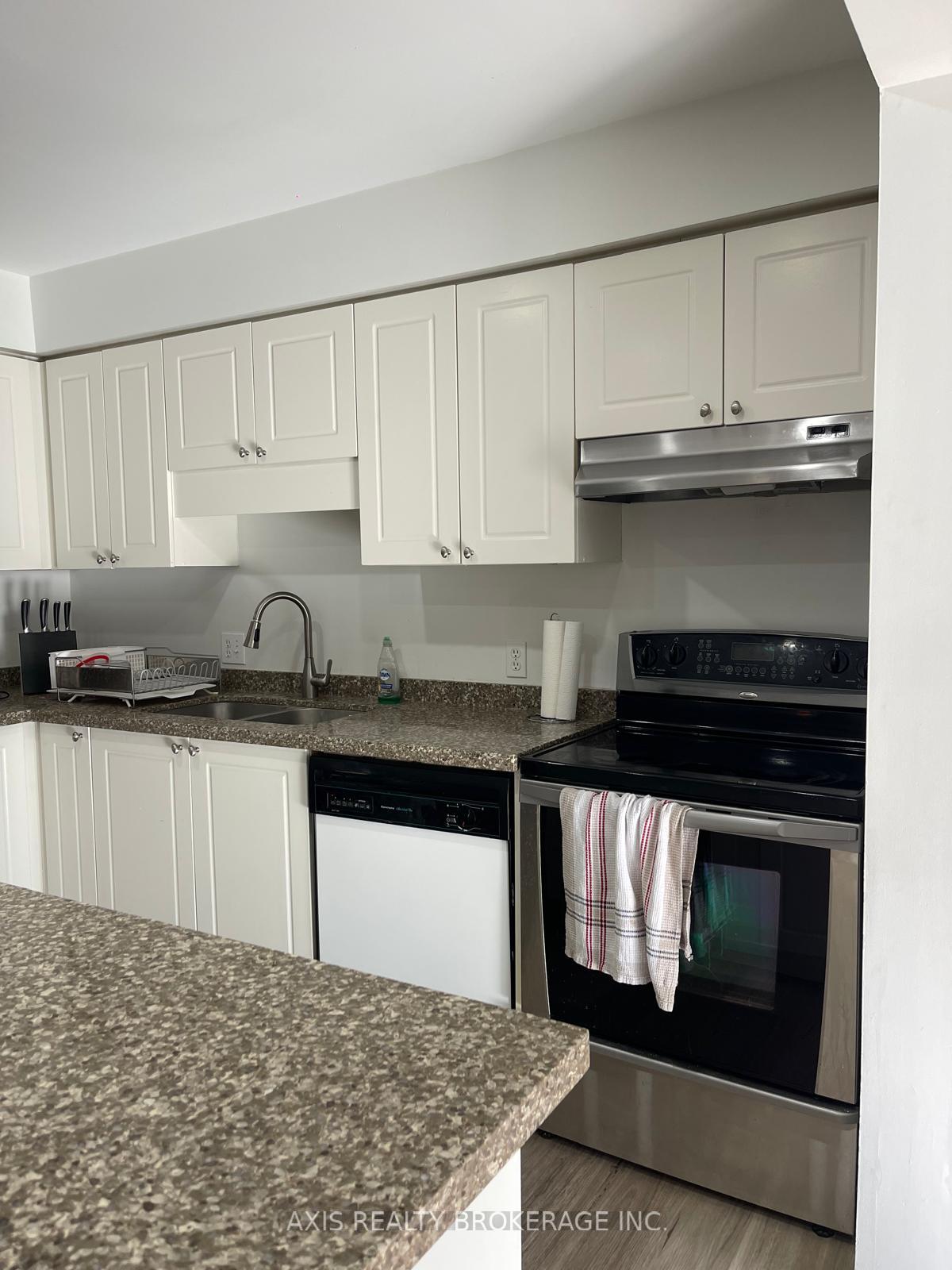 Photo 13 of 449 Laurel Gate Drive, Waterloo, Laurelwood — HOMEH