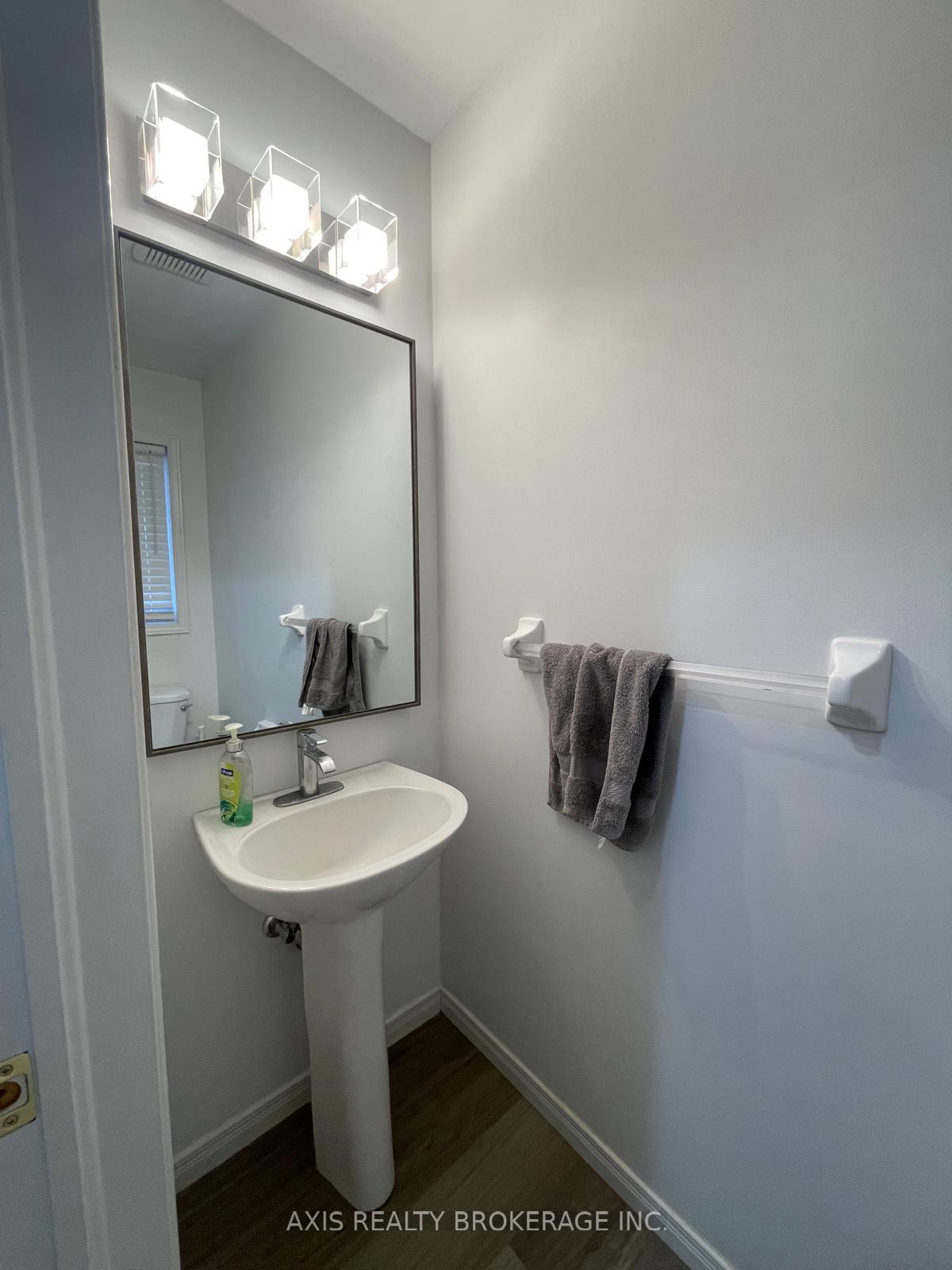 Photo 15 of 449 Laurel Gate Drive, Waterloo, Laurelwood — HOMEH