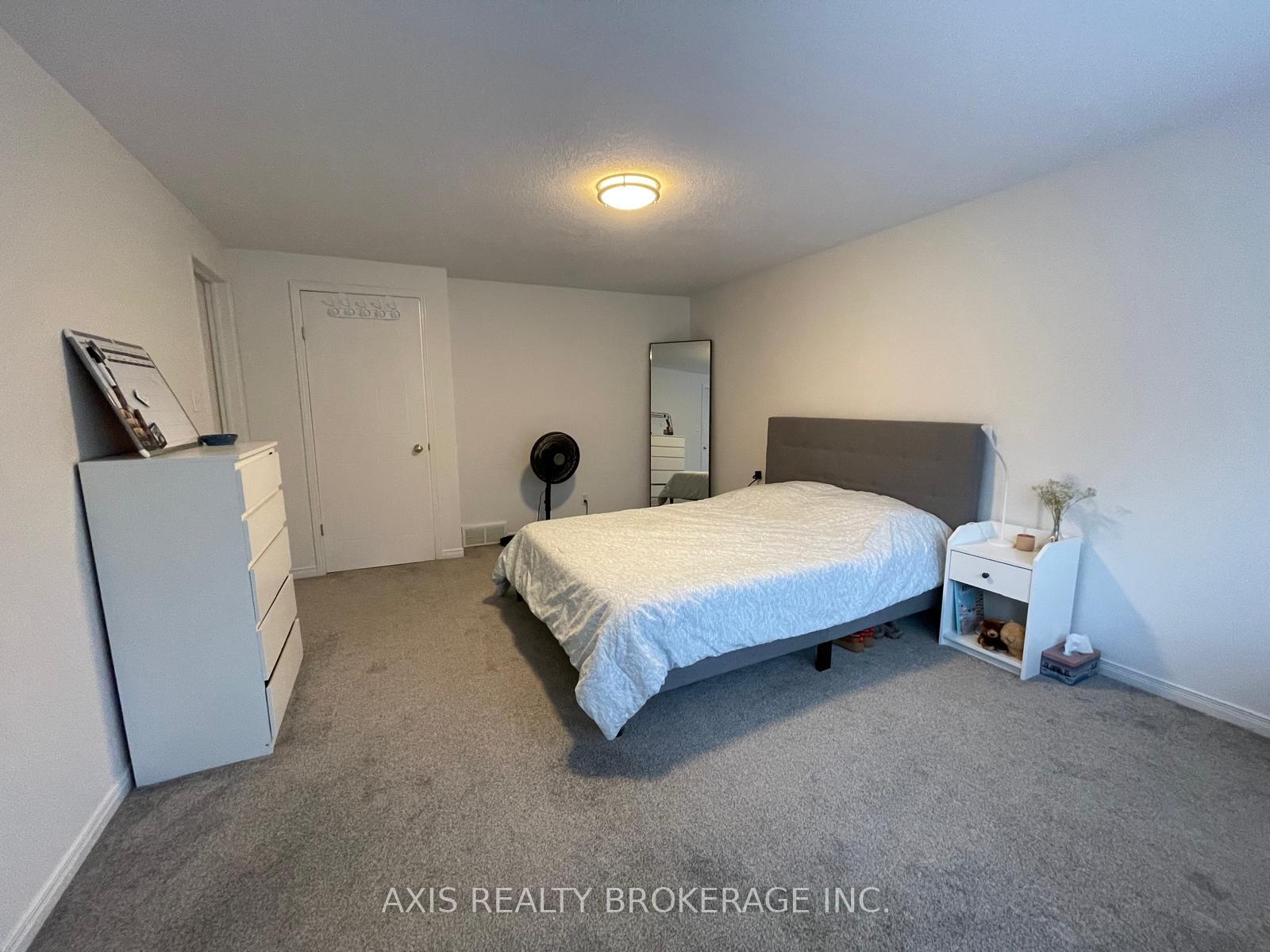 Photo 20 of 449 Laurel Gate Drive, Waterloo, Laurelwood — HOMEH