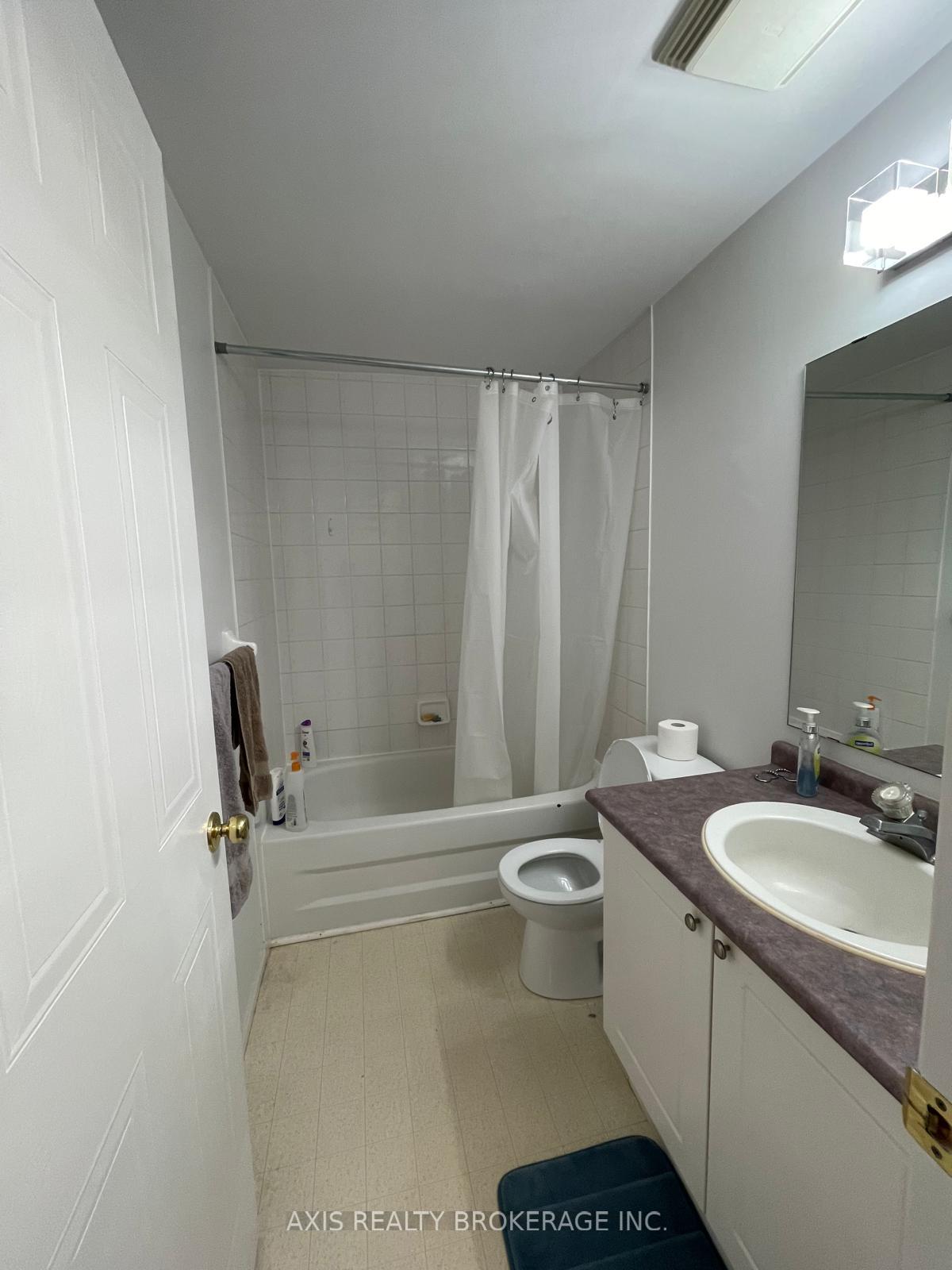 Photo 23 of 449 Laurel Gate Drive, Waterloo, Laurelwood — HOMEH