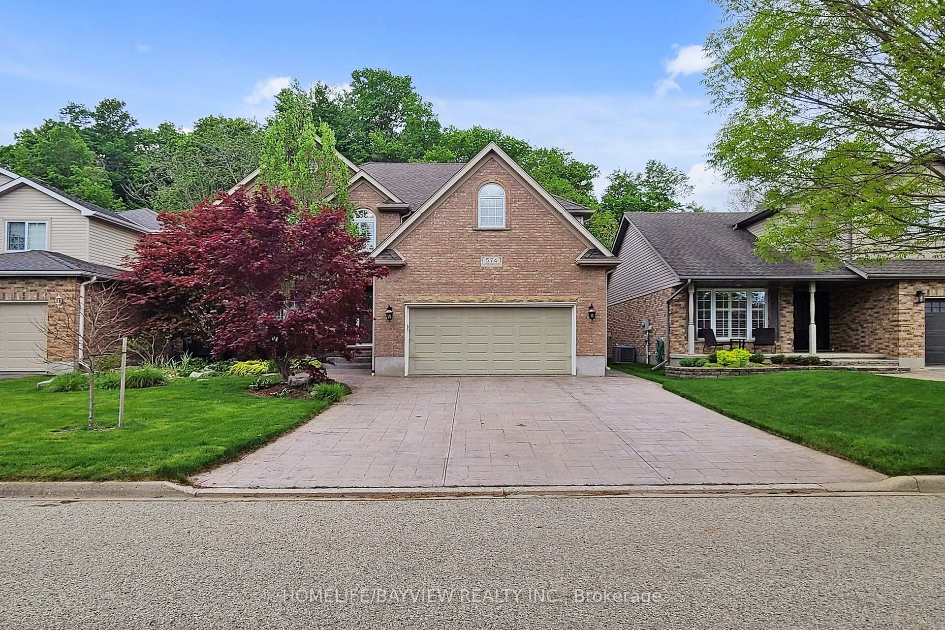 Front of 574 Sandbanks Crescent