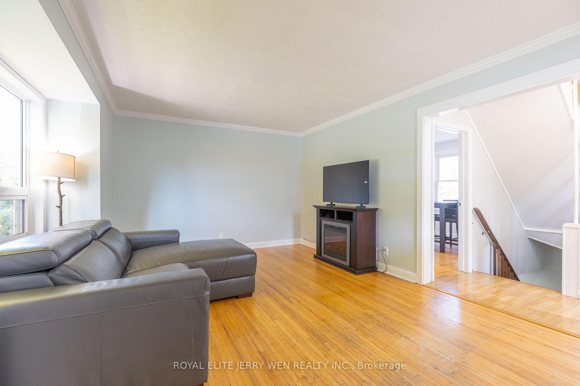 Photo 7 of 22 Forest Road, Ajax, South East — HOMEH