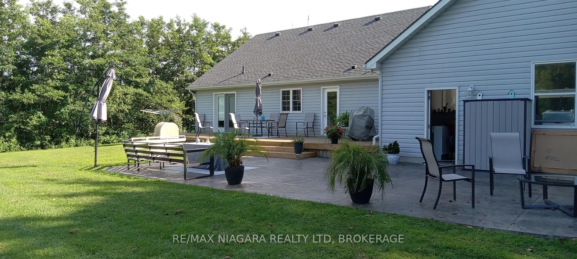 Photo 3 of 12262 Lakeshore Road, Wainfleet, Lakeshore — HOMEH