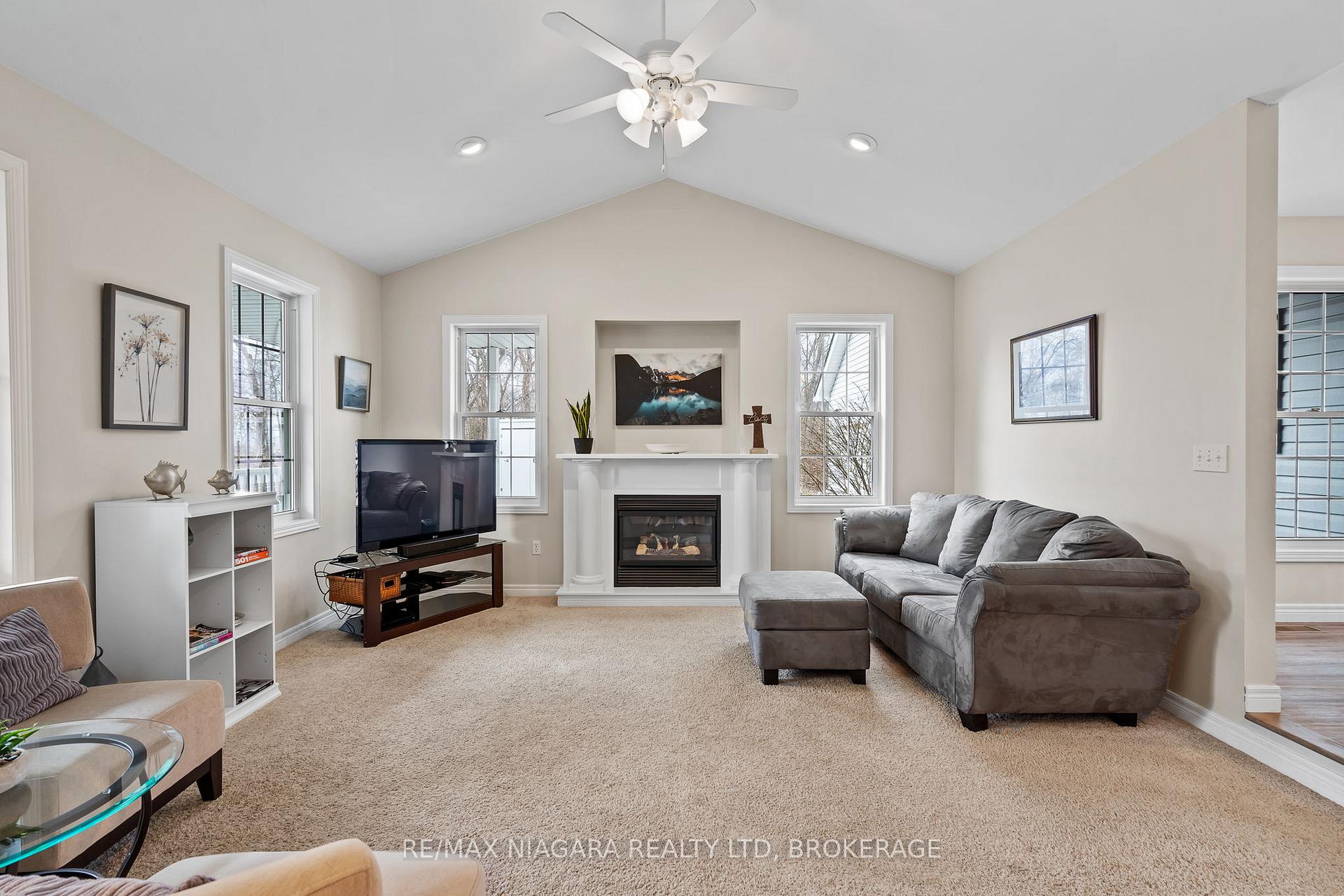 Photo 11 of 12262 Lakeshore Road, Wainfleet, Lakeshore — HOMEH
