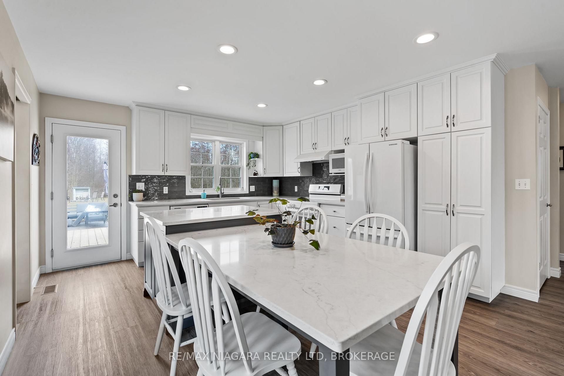 Photo 15 of 12262 Lakeshore Road, Wainfleet, Lakeshore — HOMEH