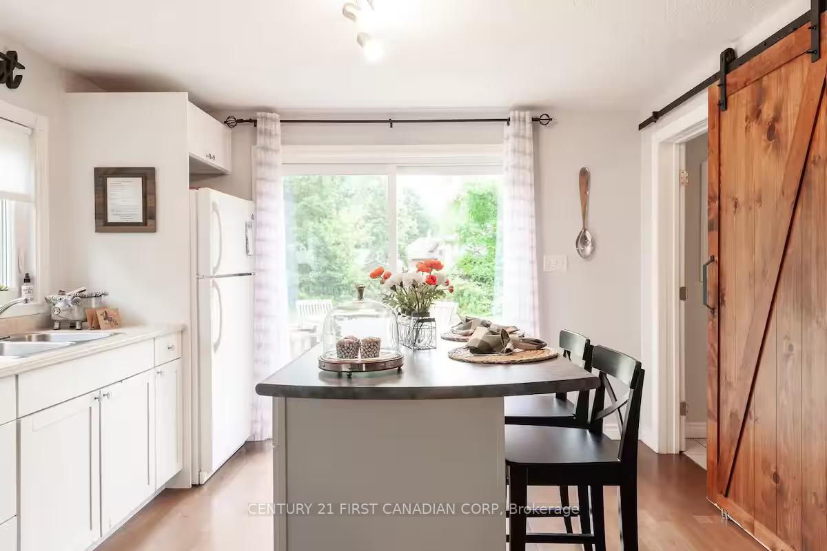 Photo 33 of 705B Conservation Drive, Waterloo — HOMEH