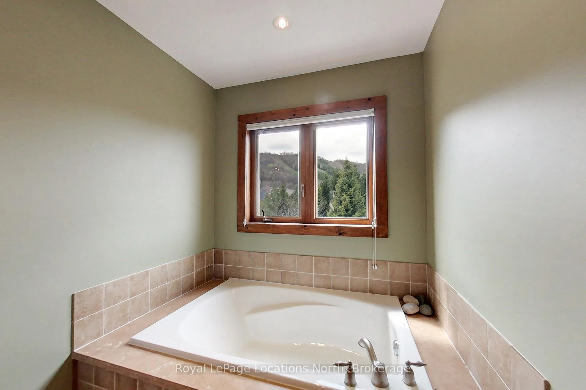 Photo 40 of 118 Venture Boulevard, Blue Mountains — HOMEH