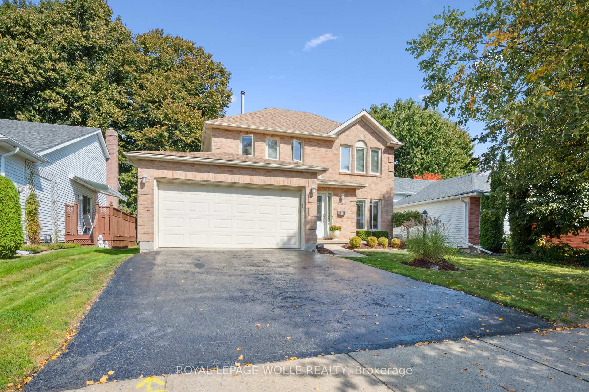 Photo 2 of 608 Osprey Drive, Waterloo — HOMEH
