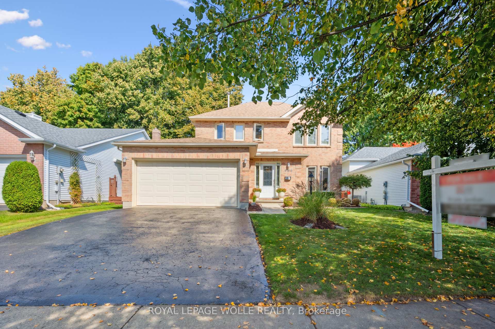Photo 3 of 608 Osprey Drive, Waterloo — HOMEH
