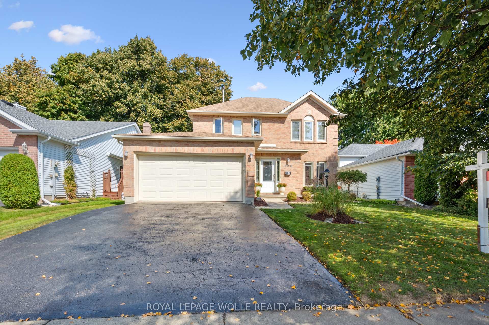 Photo 4 of 608 Osprey Drive, Waterloo — HOMEH