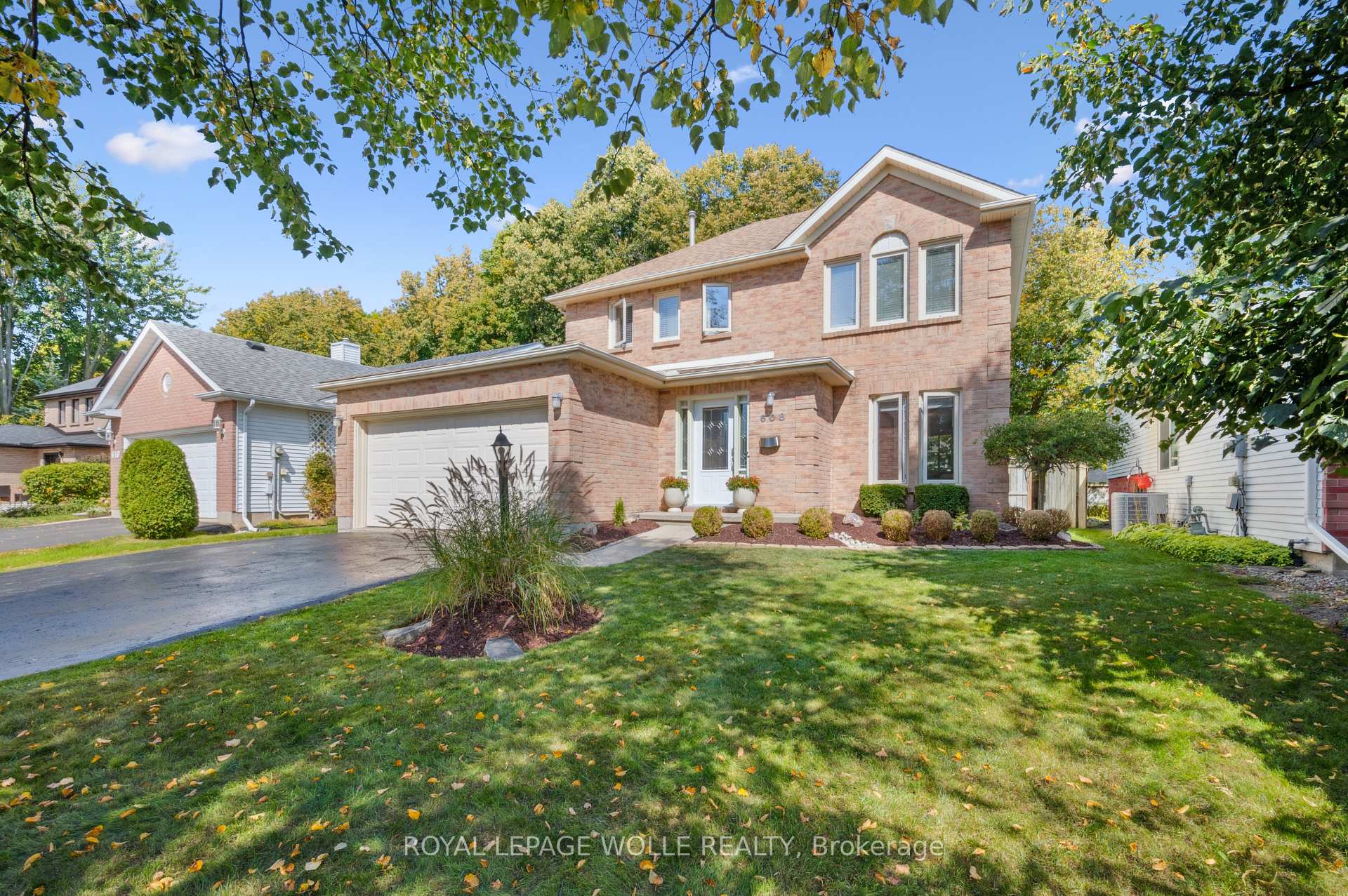 Photo 5 of 608 Osprey Drive, Waterloo — HOMEH