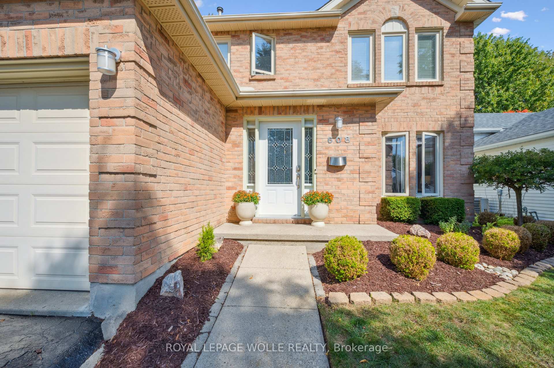 Photo 6 of 608 Osprey Drive, Waterloo — HOMEH