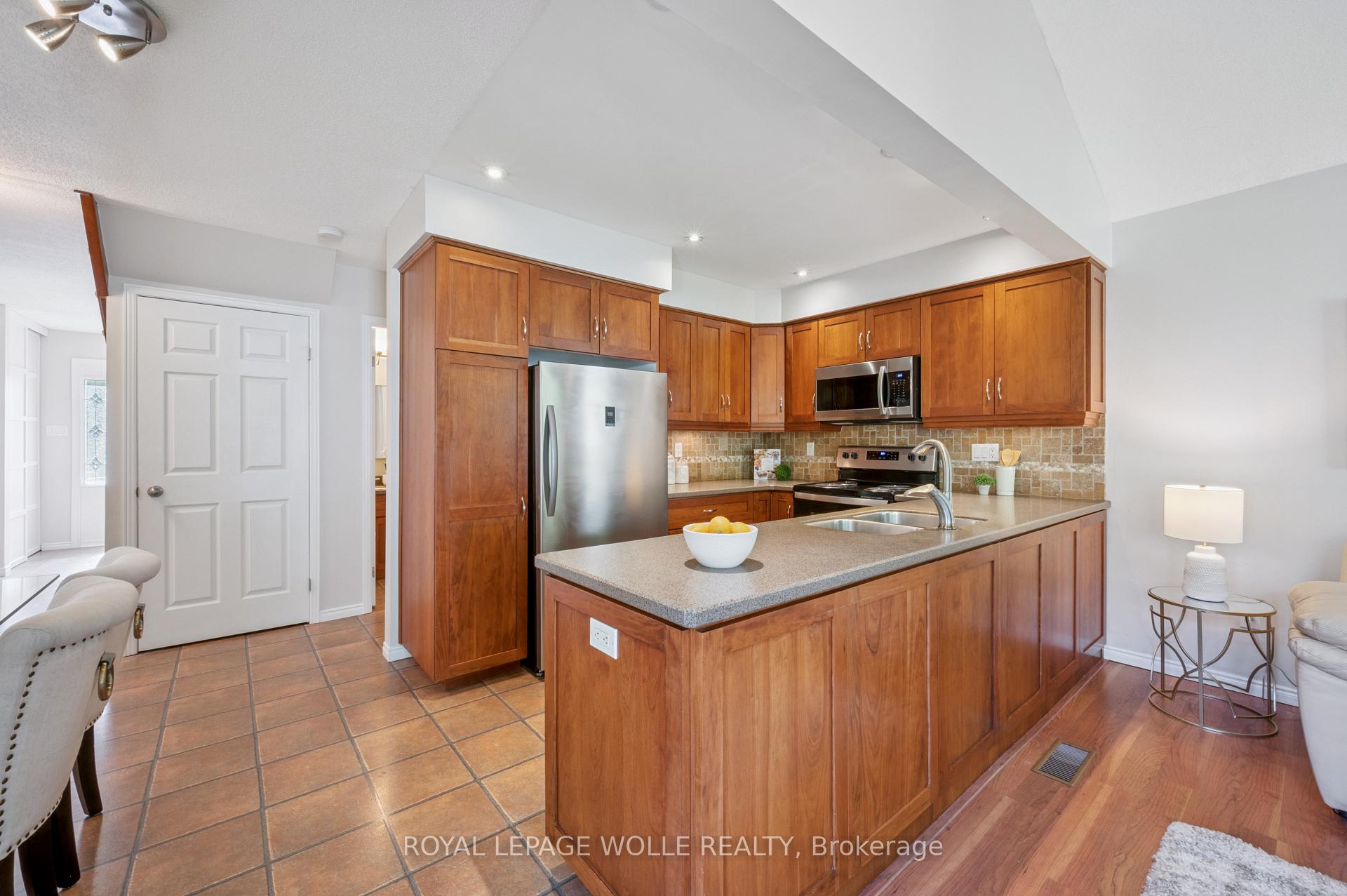 Photo 14 of 608 Osprey Drive, Waterloo — HOMEH