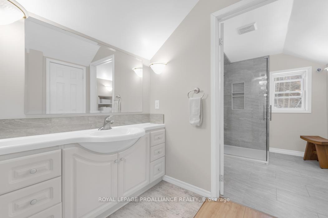Photo 7 of 100 A&B Kanata Lane, Tweed, Hungerford (Twp) — HOMEH