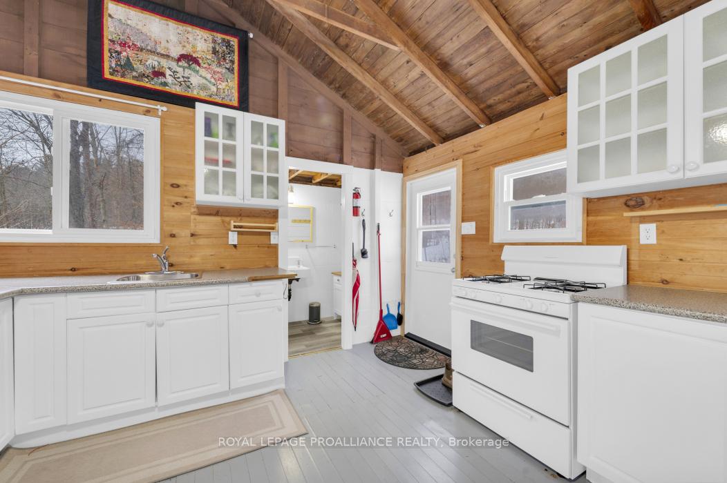 Photo 22 of 100 A&B Kanata Lane, Tweed, Hungerford (Twp) — HOMEH