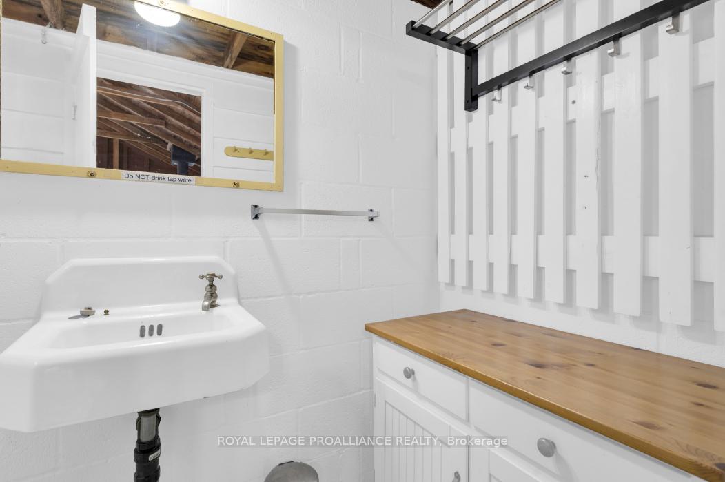 Photo 28 of 100 A&B Kanata Lane, Tweed, Hungerford (Twp) — HOMEH