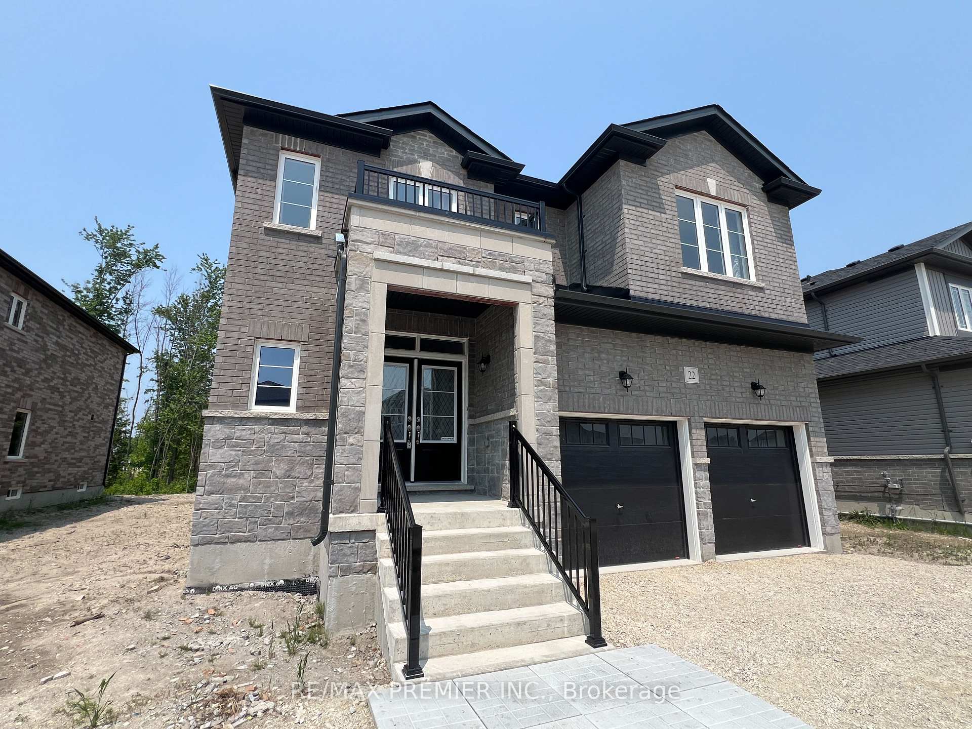 Photo 2 of 22 Amber Drive, Wasaga Beach — HOMEH