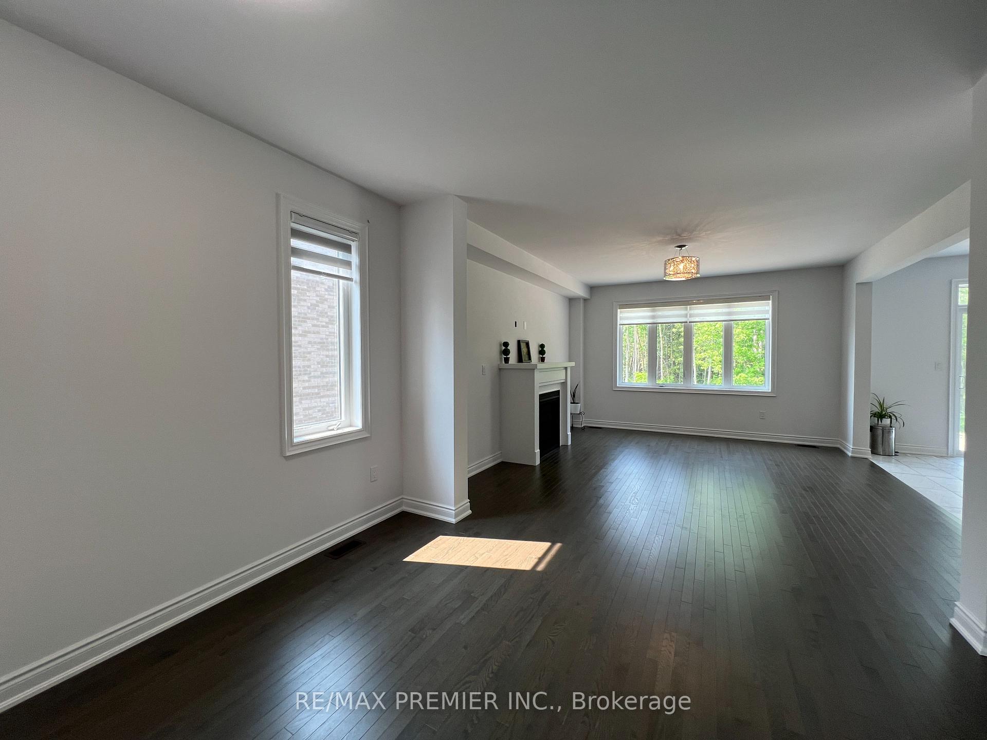 Photo 4 of 22 Amber Drive, Wasaga Beach — HOMEH