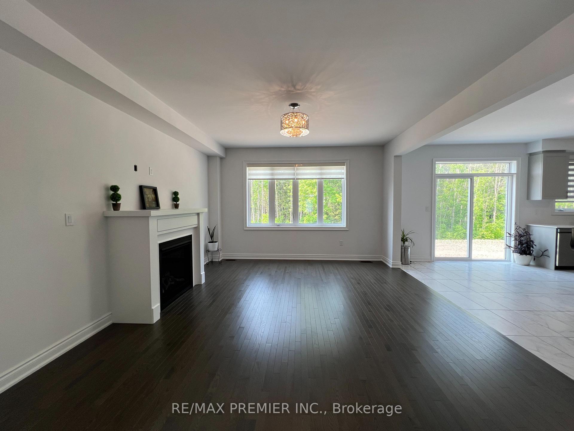 Photo 6 of 22 Amber Drive, Wasaga Beach — HOMEH