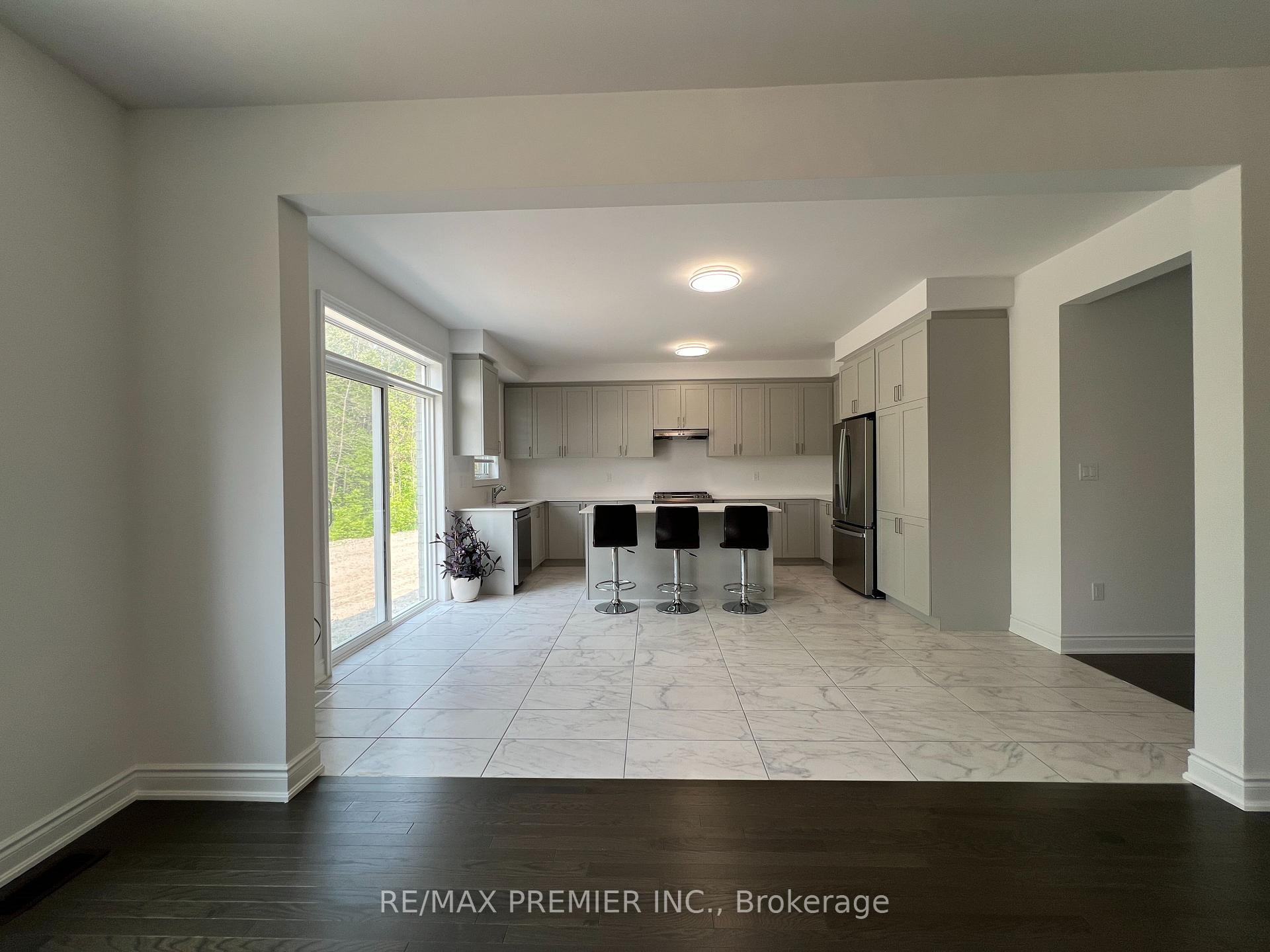 Photo 7 of 22 Amber Drive, Wasaga Beach — HOMEH