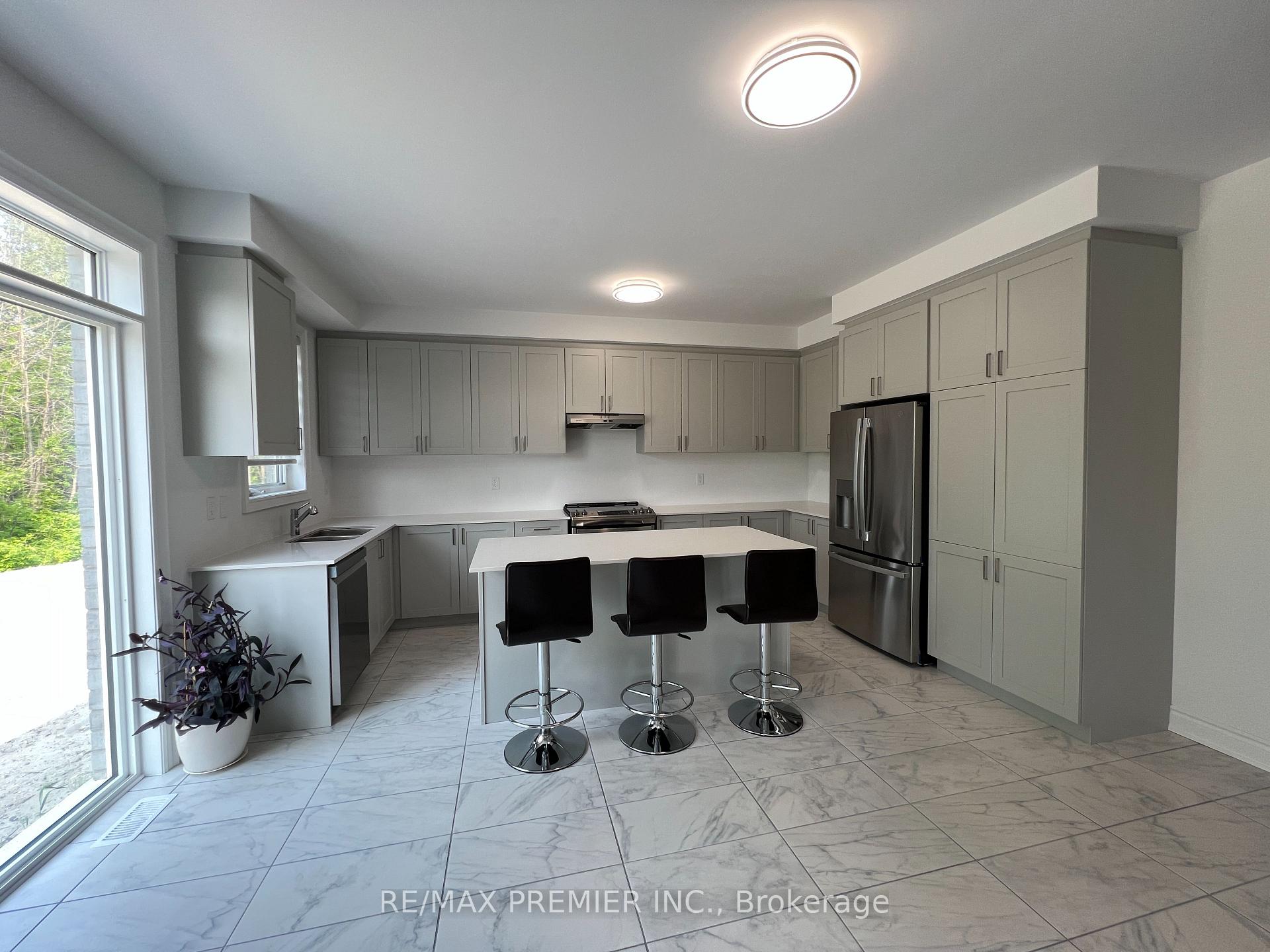Photo 8 of 22 Amber Drive, Wasaga Beach — HOMEH