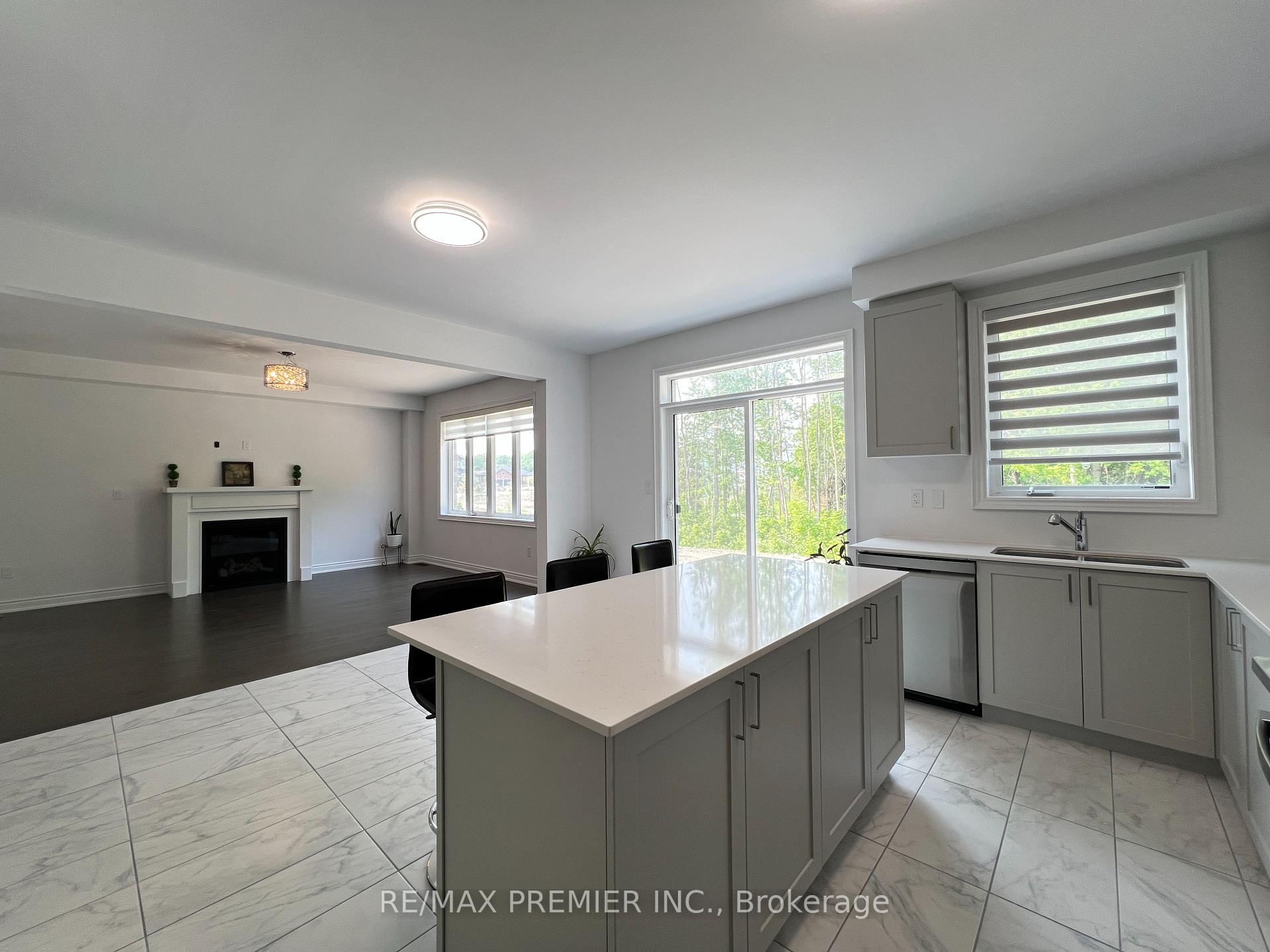 Photo 10 of 22 Amber Drive, Wasaga Beach — HOMEH