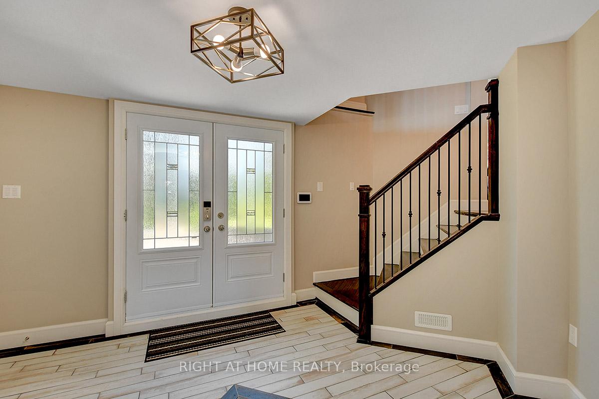 Photo 5 of 25 Bren Maur Road, Ottawa, Barrhaven - Hearts Desire — HOMEH
