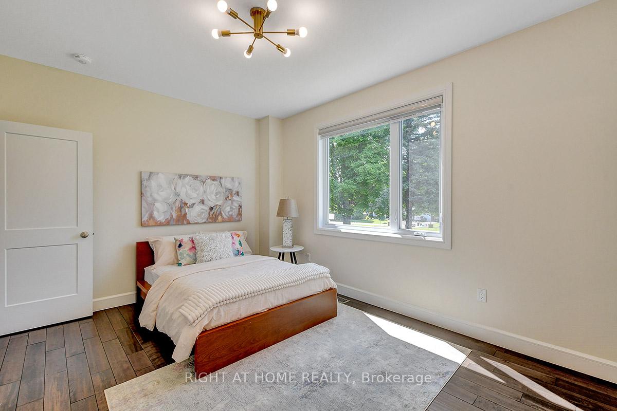 Photo 13 of 25 Bren Maur Road, Ottawa, Barrhaven - Hearts Desire — HOMEH
