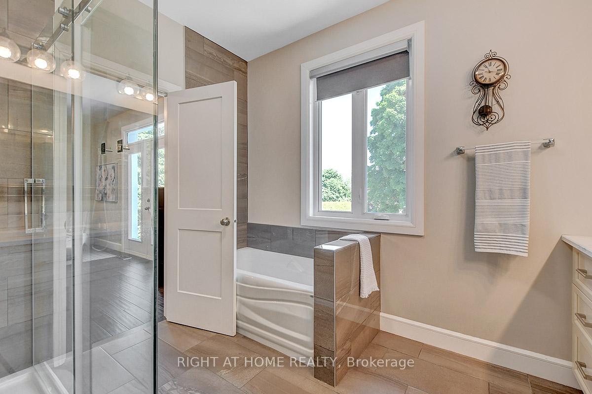 Photo 23 of 25 Bren Maur Road, Ottawa, Barrhaven - Hearts Desire — HOMEH