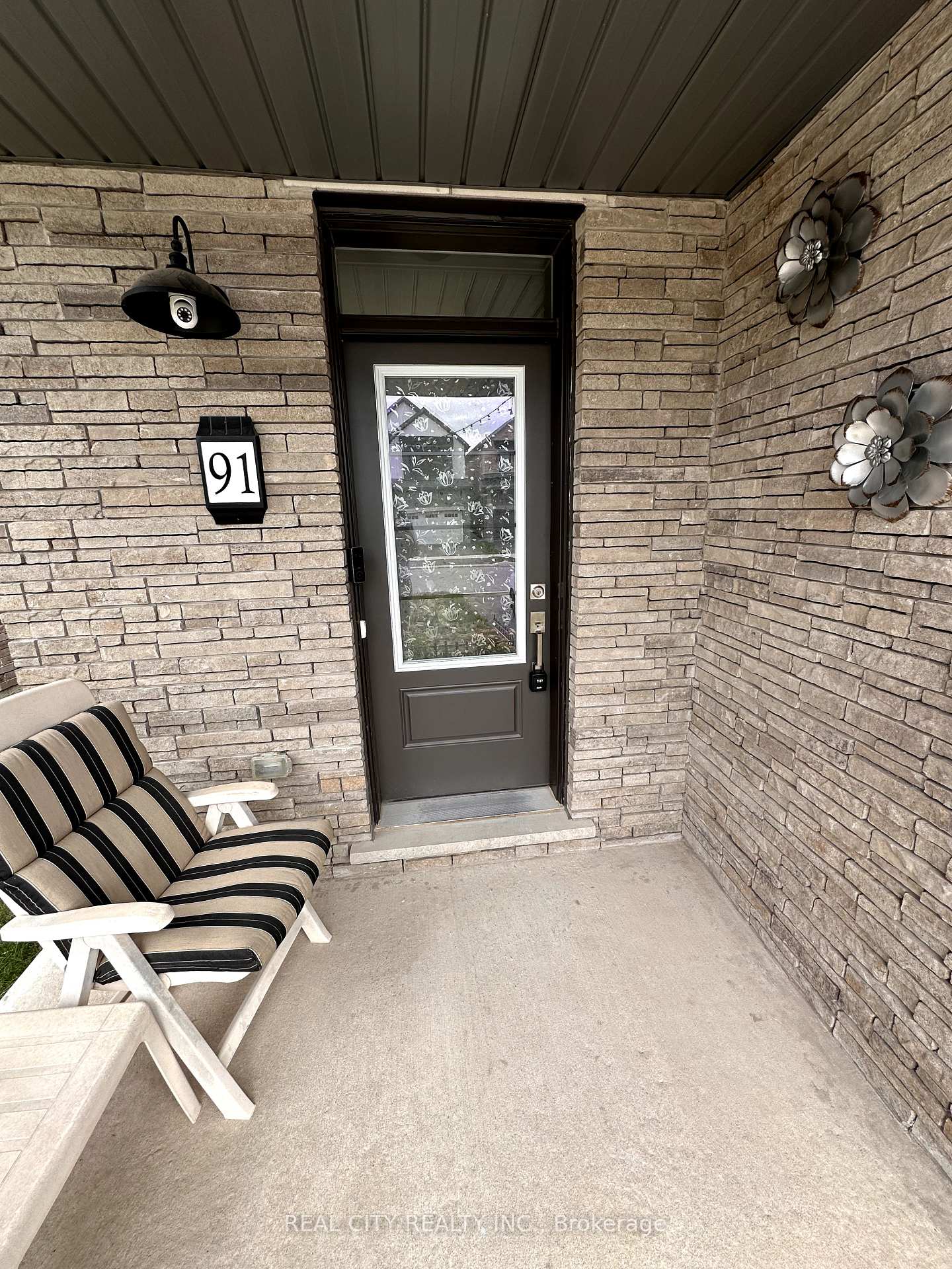Photo 3 of 91 Keelson Street, Welland, Dain City — HOMEH