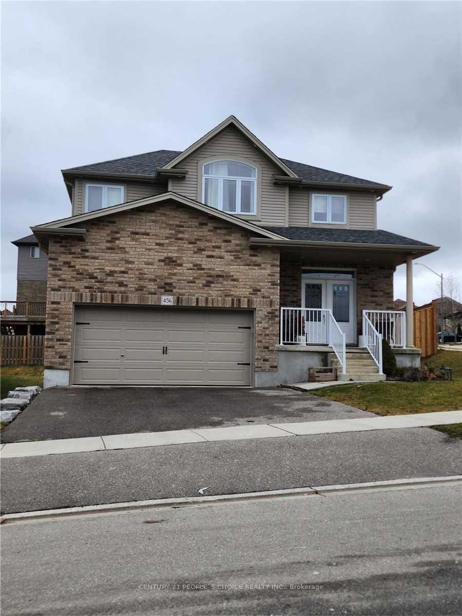 Front of Unit Upper, 456 Twinleaf Street
