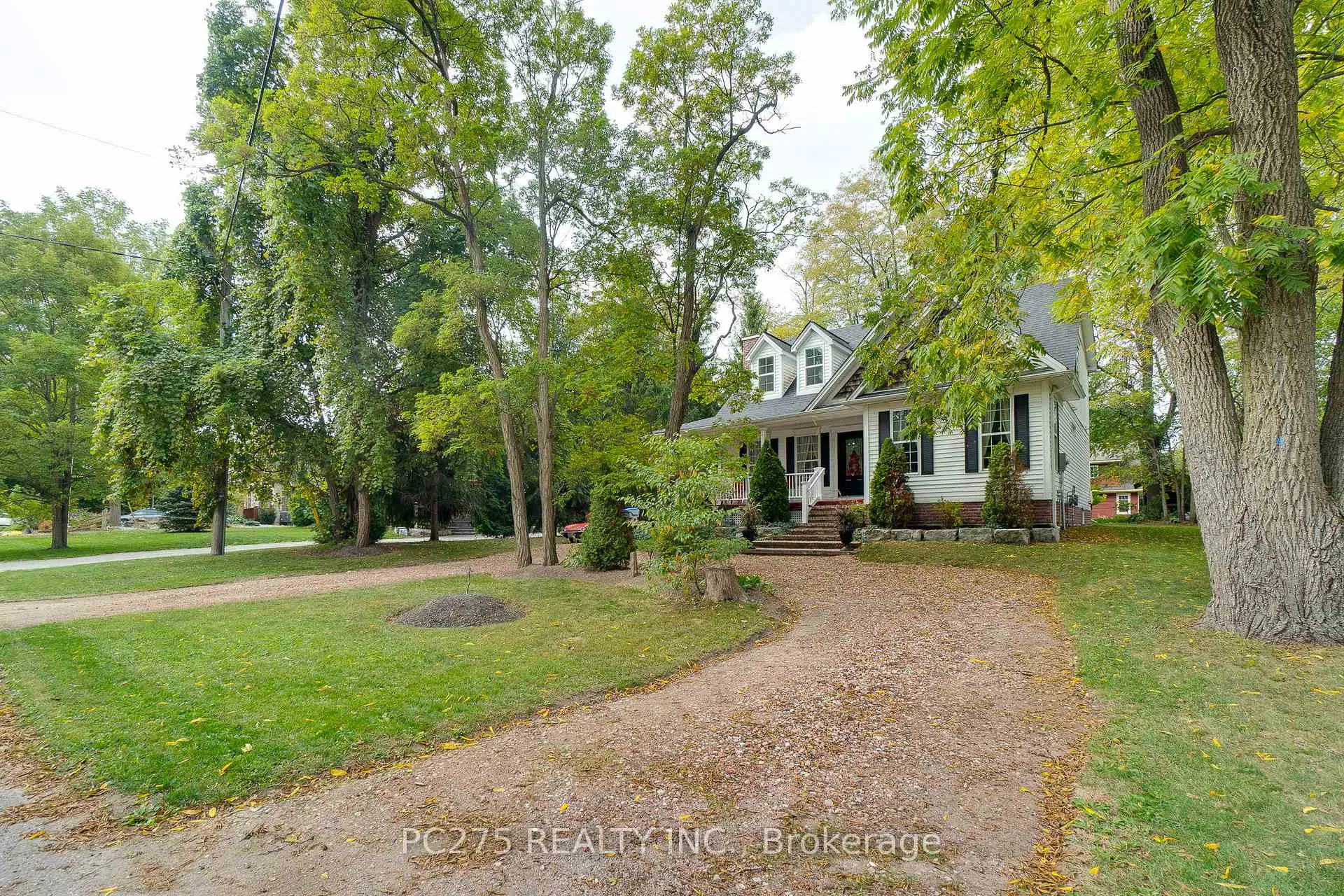 Photo 4 of 23 Mactavesh Crescent, Bluewater, Bayfield — HOMEH