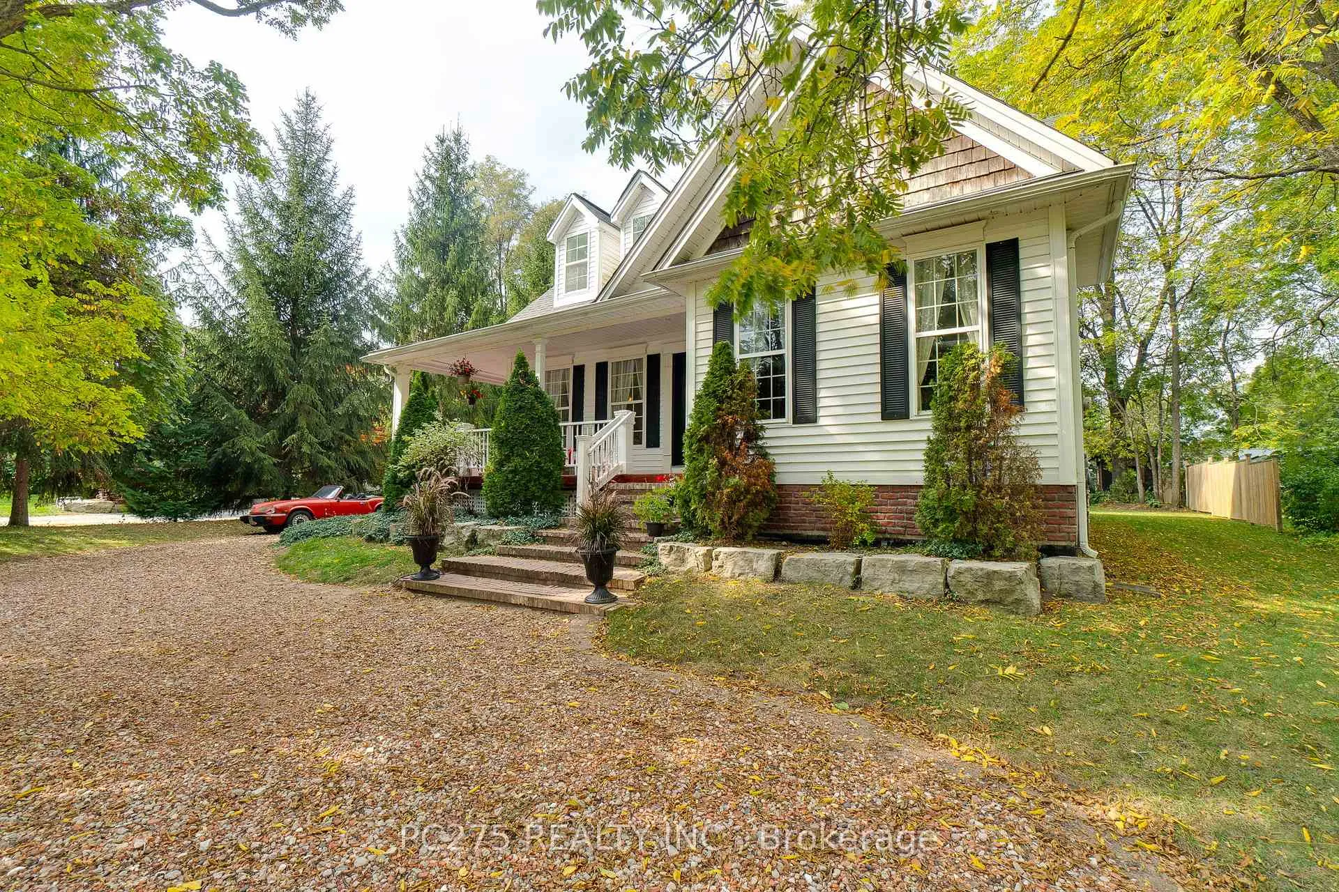 Photo 5 of 23 Mactavesh Crescent, Bluewater, Bayfield — HOMEH