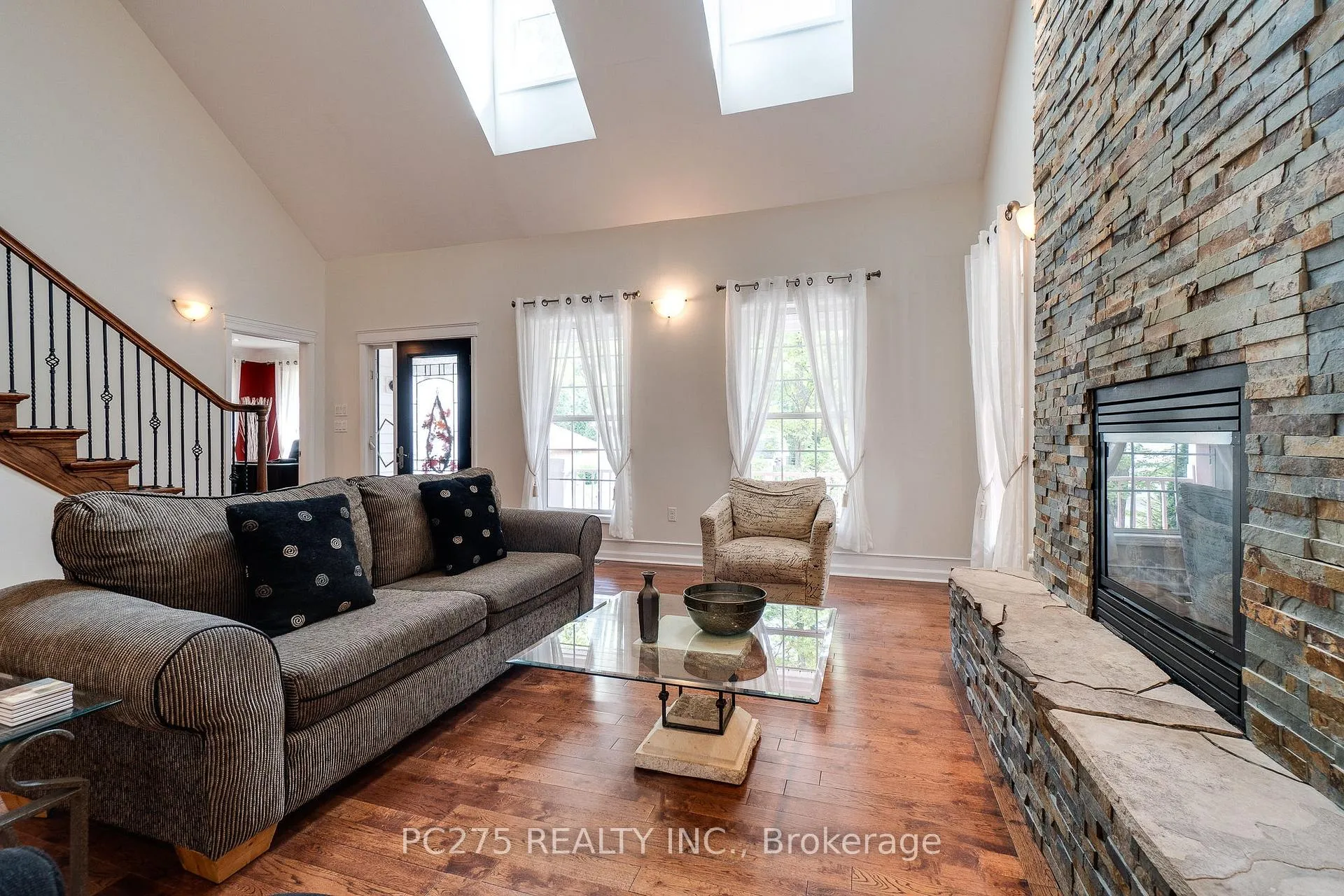 Photo 15 of 23 Mactavesh Crescent, Bluewater, Bayfield — HOMEH